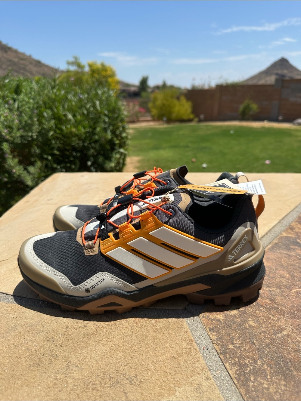 ADIDAS TERREX SKYCHASER GORE-TEX HIKING SHOES JR3987 CARBON ORANGE MENS SIZE 8.5